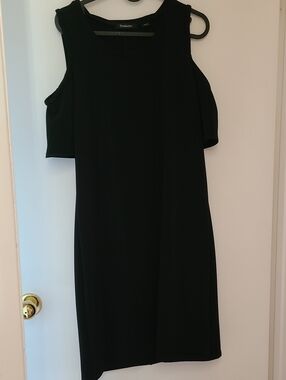 Black Cold-Shoulder Shift Dress